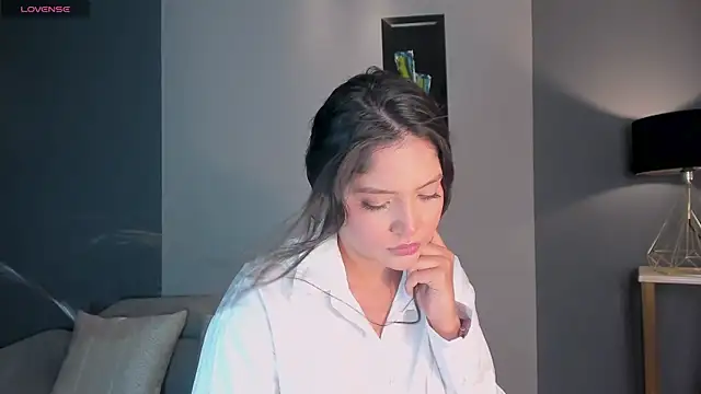 NinaMichelle online show from April 23, 2026, 6:21 pm