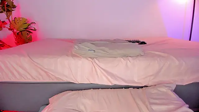 hot booty  online show from March 7, 2026, 11:35 pm