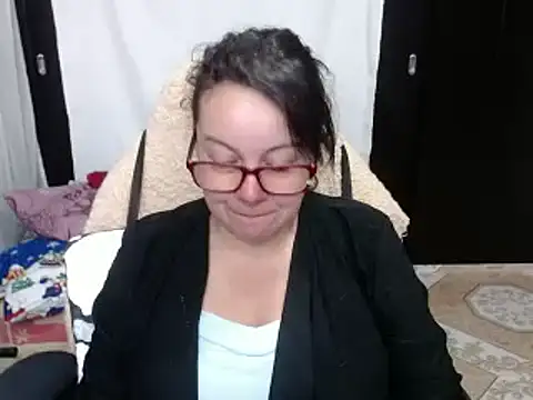 Sonialorens  online show from December 13, 2024, 1:12 pm