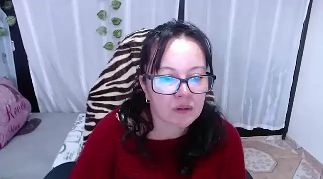 Sonialorens  online show from February 5, 2025, 3:09 pm