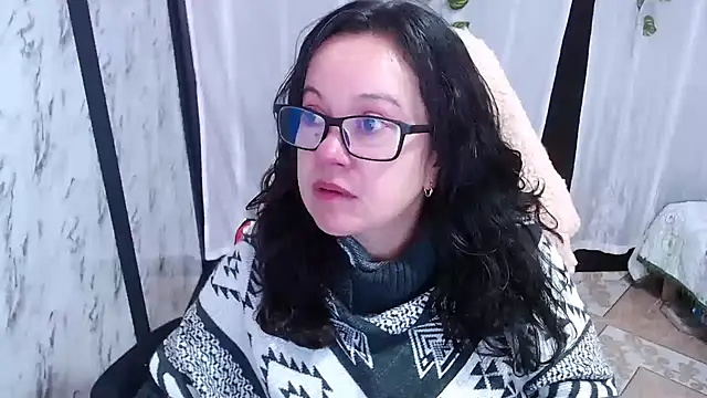 Sonialorens  online show from March 7, 2025, 12:34 pm