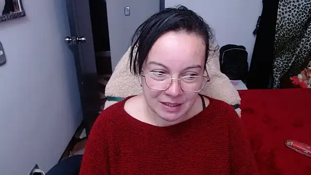 Sonialorens  online show from November 7, 2025, 10:21 pm