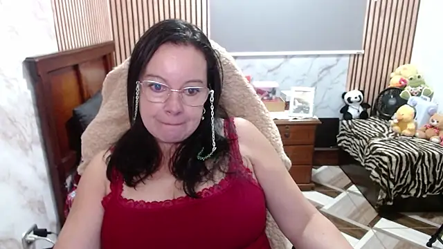 Sonialorens  online show from April 20, 2026, 3:37 pm