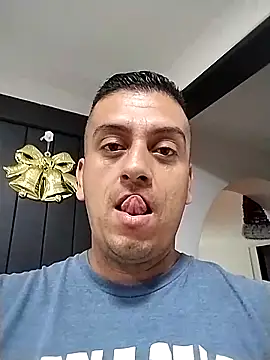 starplss online show from December 2, 2025, 8:04 pm