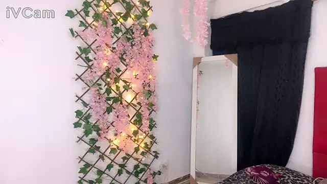 Snapshot of guianushiii_ chatting on December 4, 2024, 12:58 pm guianushiii online show from December 4, 2024, 12:58 pm