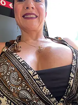 Snapshot of angelitasexy81 chatting on July 8, 2026, 3:05 pm angelitasexy81 online show from July 8, 2026, 3:05 pm
