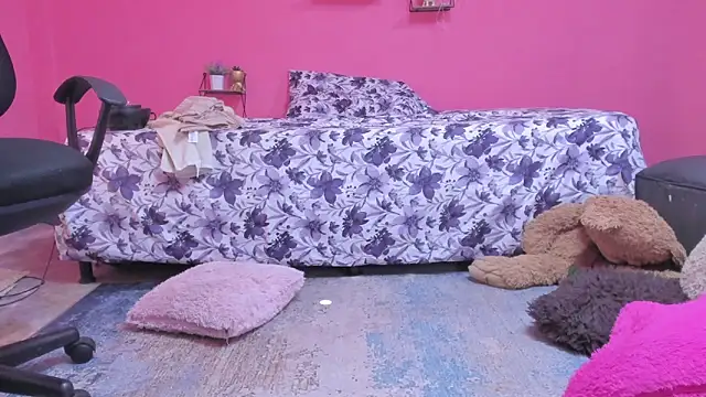 Emma lean online show from December 9, 2024, 4:47 pm