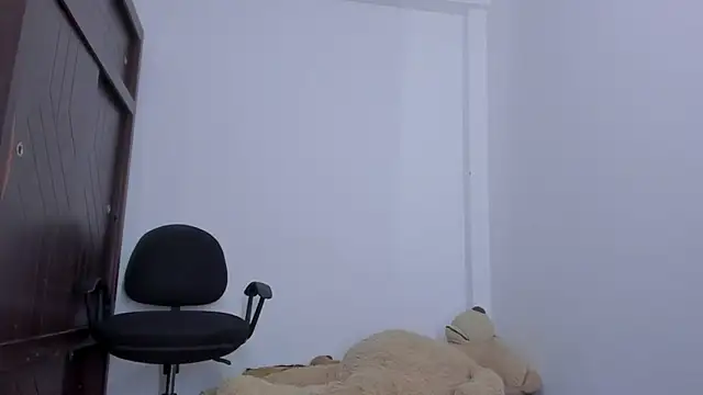 Emma lean online show from September 25, 2025, 11:14 am