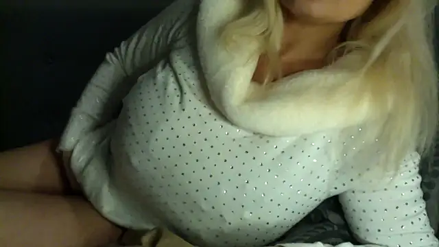 Snapshot of Lisavontease chatting on December 27, 2024, 9:22 pm Lisavontease online show from December 27, 2024, 9:22 pm