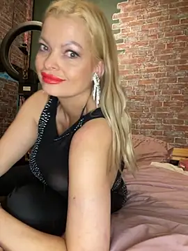 Snapshot of Lisavontease chatting on October 26, 2025, 6:36 pm Lisavontease online show from October 26, 2025, 6:36 pm