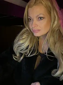 Snapshot of Lisavontease chatting on January 10, 2026, 12:56 am Lisavontease online show from January 10, 2026, 12:56 am