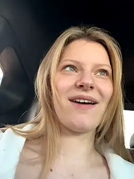 MaryHiggins online show from September 9, 2025, 9:53 am