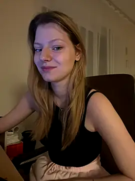 MaryHiggins online show from November 23, 2025, 4:07 pm