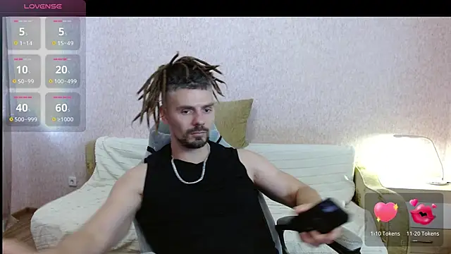 Snapshot of Aestheticguy101 chatting on July 22, 2026, 1:14 pm Aestheticguy101 online show from July 22, 2026, 1:14 pm