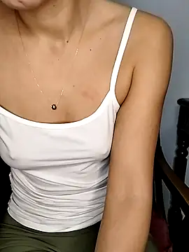 megan2021 online show from December 4, 2025, 2:04 pm