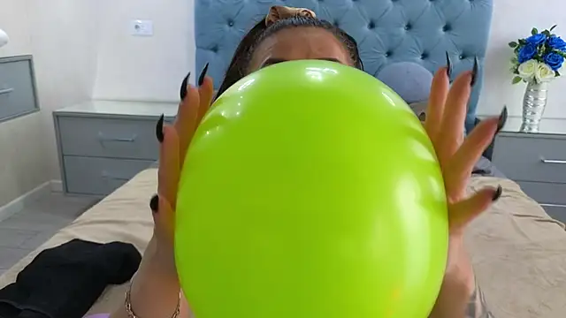 Theowonder online show from March 3, 2025, 11:00 am