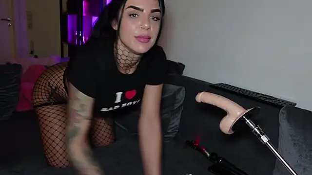 LexiCoco online show from December 29, 2024, 5:54 pm