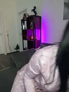 LexiCoco online show from October 5, 2025, 7:50 am