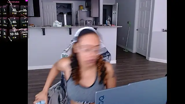 Snapshot of RylHoneyy chatting on June 16, 2026, 8:00 pm RylHoneyy online show from June 16, 2026, 8:00 pm