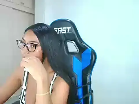 sophiax-x online show from January 14, 2025, 8:04 pm