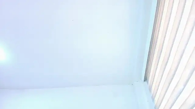 sophiax-x online show from April 18, 2026, 7:07 pm