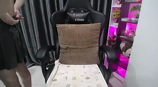 Yuki-yio online show from March 3, 2025, 1:21 am