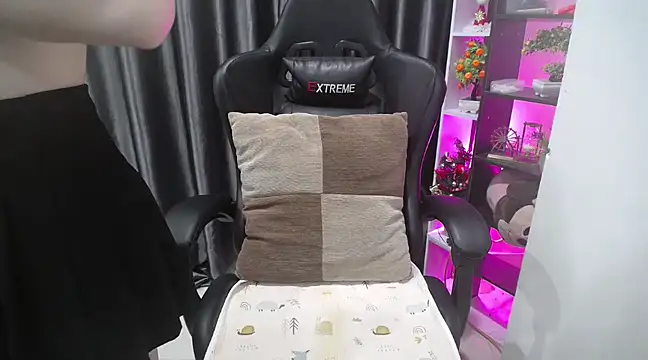 Yuki-yio online show from March 4, 2025, 1:23 am