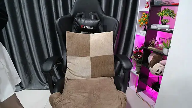 Yuki-yio online show from March 23, 2025, 12:36 am