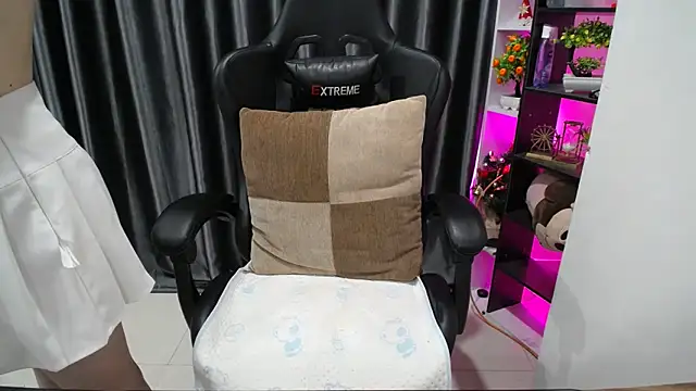 Yuki-yio online show from September 9, 2025, 1:05 am