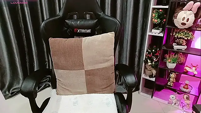 Yuki-yio online show from February 24, 2026, 1:25 am