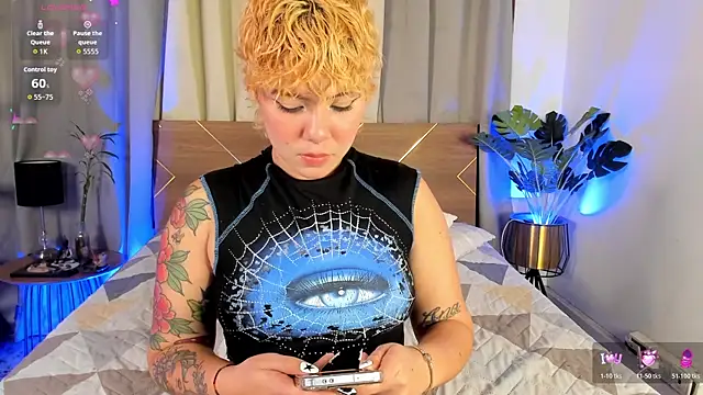 Amy art online show from January 18, 2026, 6:23 pm