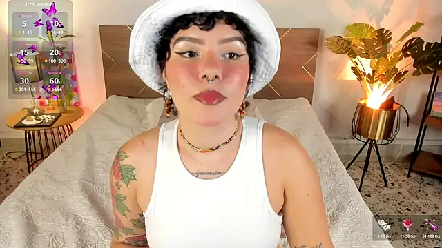 Amy art online show from April 6, 2026, 8:54 pm