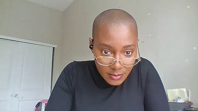 HoneyDripHer online show from October 31, 2025, 3:46 pm