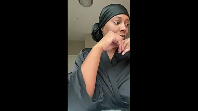 HoneyDripHer online show from November 18, 2025, 6:23 pm