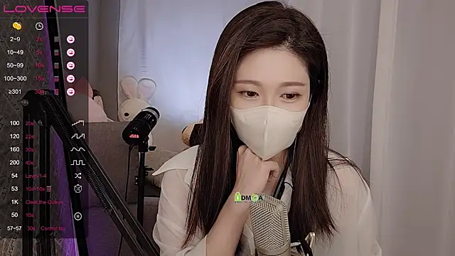 tw lala online show from March 10, 2025, 4:35 pm