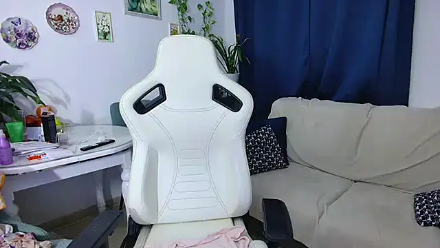 Snapshot of Selenna57 chatting on January 14, 2026, 6:46 pm Selenna57 online show from January 14, 2026, 6:46 pm