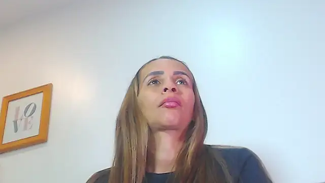 Snapshot of Amber_Moore chatting on June 17, 2026, 7:15 pm Amber Moore online show from June 17, 2026, 7:15 pm