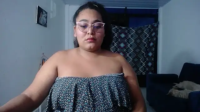 sirena 15 online show from November 16, 2025, 5:46 am