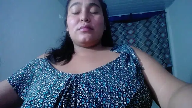 Snapshot of sirena_15 chatting on April 23, 2026, 5:30 am sirena 15 online show from April 23, 2026, 5:30 am
