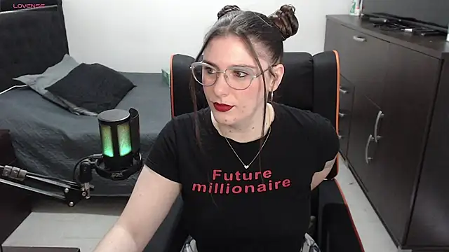 xxbbtaa online show from April 17, 2026, 8:12 pm