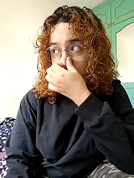 EmmaMelissa0521 online show from October 7, 2025, 4:37 pm