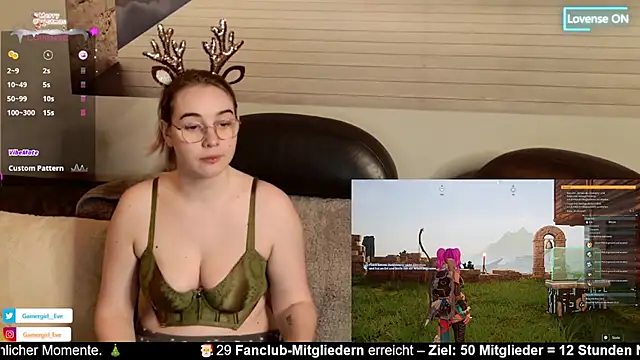 Snapshot of GamerGirl_Eve chatting on December 7, 2024, 9:11 pm GamerGirl Eve online show from December 7, 2024, 9:11 pm