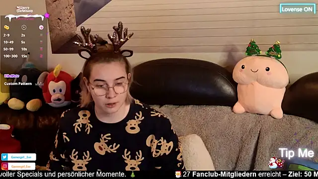 Snapshot of GamerGirl_Eve chatting on December 13, 2024, 7:10 pm GamerGirl Eve online show from December 13, 2024, 7:10 pm