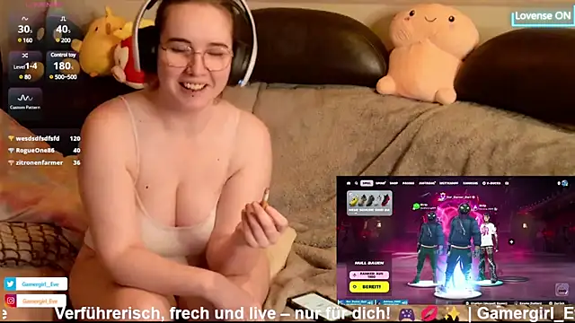 Snapshot of GamerGirl_Eve chatting on January 24, 2025, 10:19 pm GamerGirl Eve online show from January 24, 2025, 10:19 pm