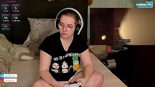 Snapshot of GamerGirl_Eve chatting on March 21, 2025, 7:13 pm GamerGirl Eve online show from March 21, 2025, 7:13 pm