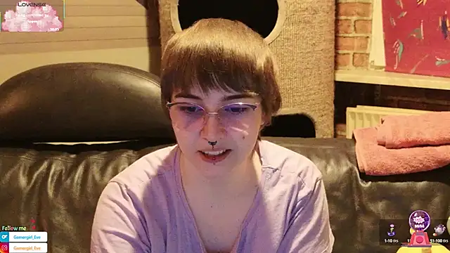 Snapshot of GamerGirl_Eve chatting on October 15, 2025, 6:08 pm GamerGirl Eve online show from October 15, 2025, 6:08 pm