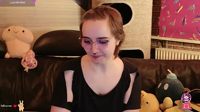 Snapshot of GamerGirl_Eve chatting on November 15, 2025, 7:21 pm GamerGirl Eve online show from November 15, 2025, 7:21 pm