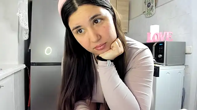 MiaMarrone online show from April 30, 2026, 5:30 pm
