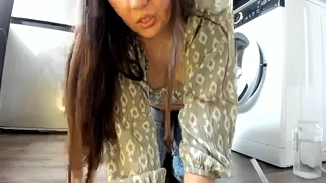 MiaMarrone online show from June 3, 2026, 2:33 pm
