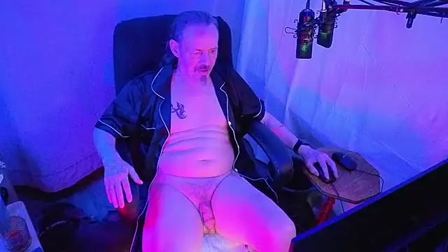 Snapshot of Richy__Rich_ chatting on May 15, 2026, 10:50 pm Richy Rich online show from May 15, 2026, 10:50 pm